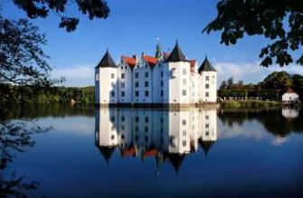 romantisches Wasserschloss in Glücksburg
